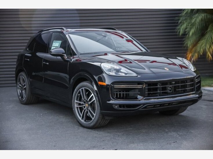 Thumbnail Photo undefined for New 2022 Porsche Cayenne Turbo